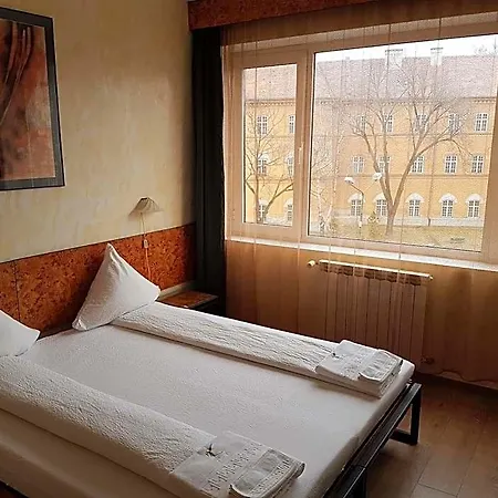 Hotel Central 2*